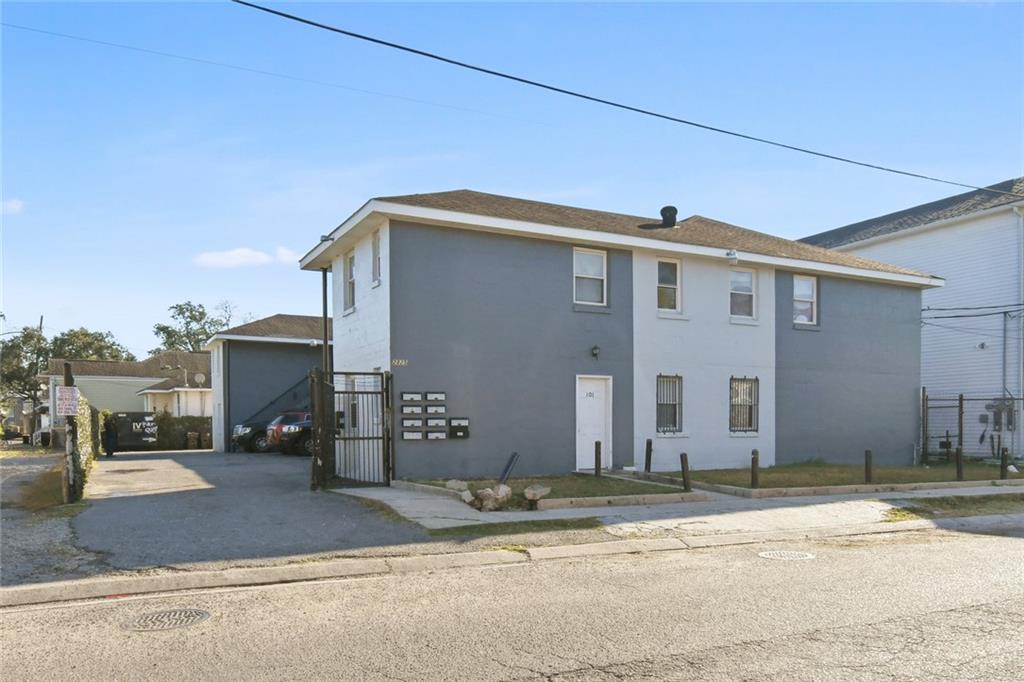 2825 Amelia Street New Orleans LA 70115