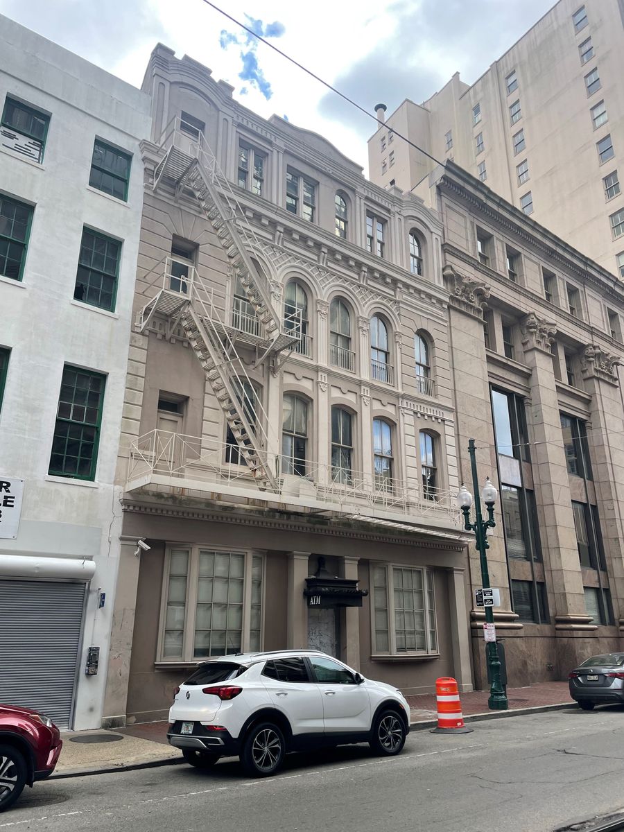 218 St Charles Ave New Orleans LA 70130